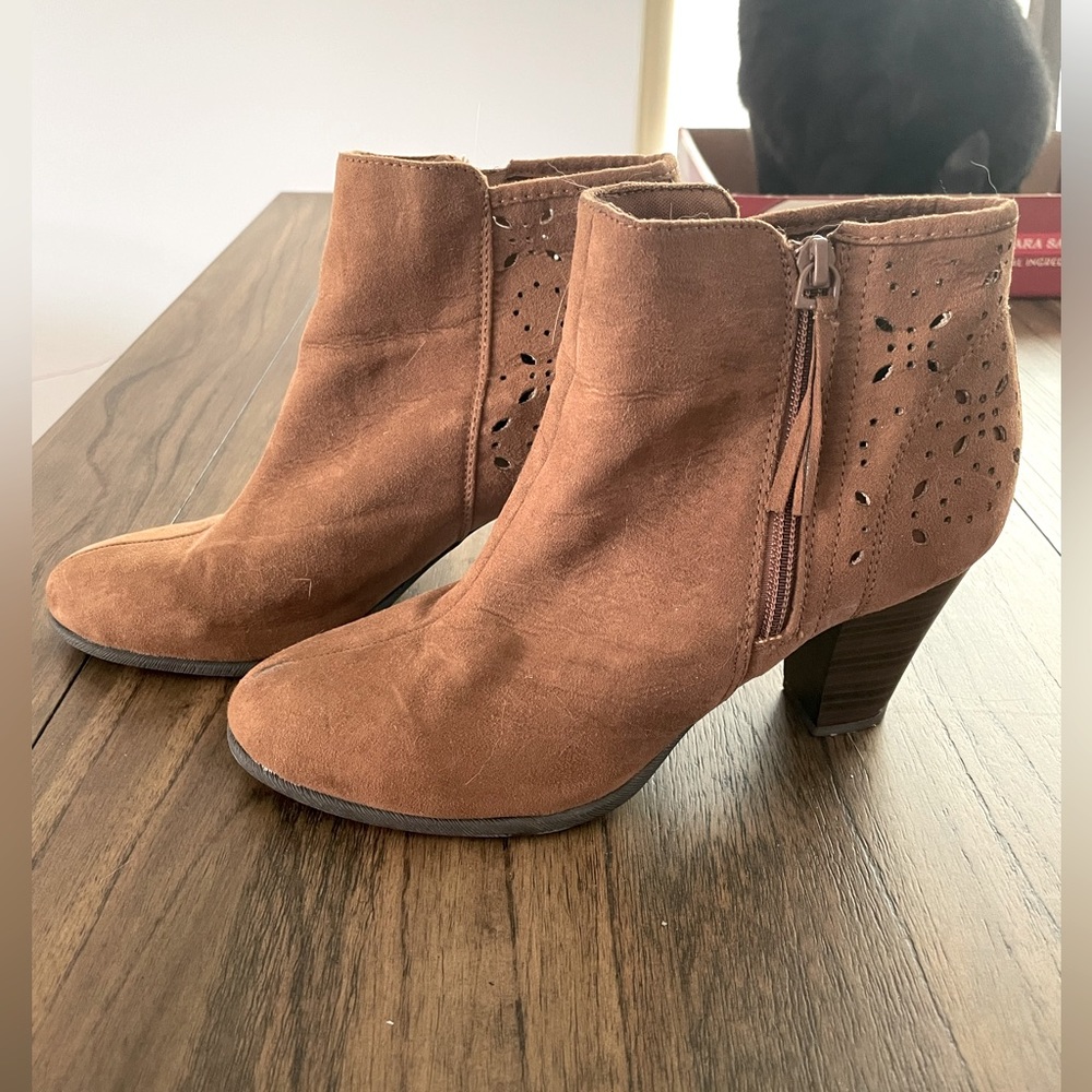American Eagle ankle boots. Size 8.